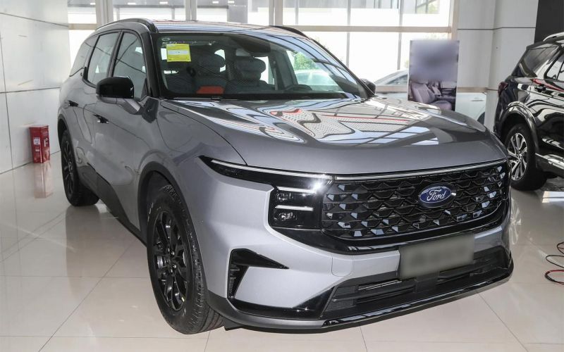 Дилеры привезли в Россию новый кроссовер Ford Edge: подробности и цены