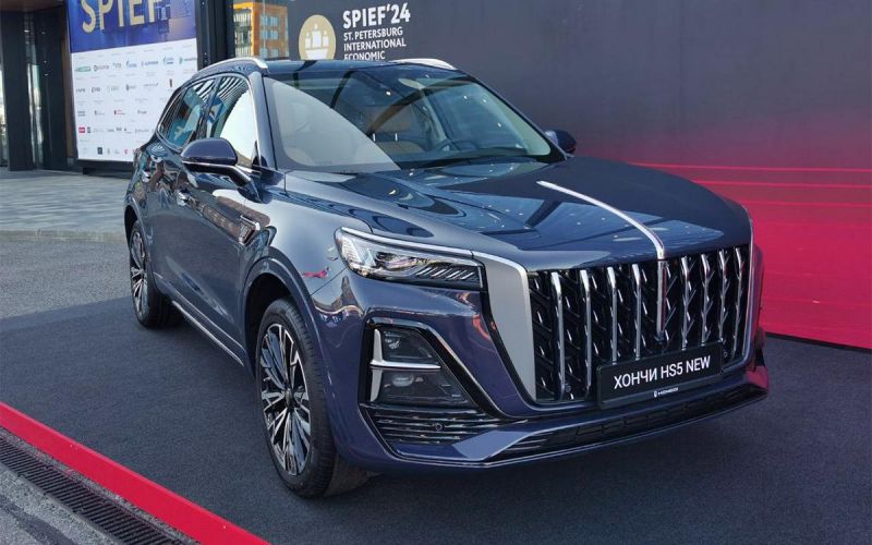 Hongqi анонсировала дебют обновленного кроссовера HS5 в России