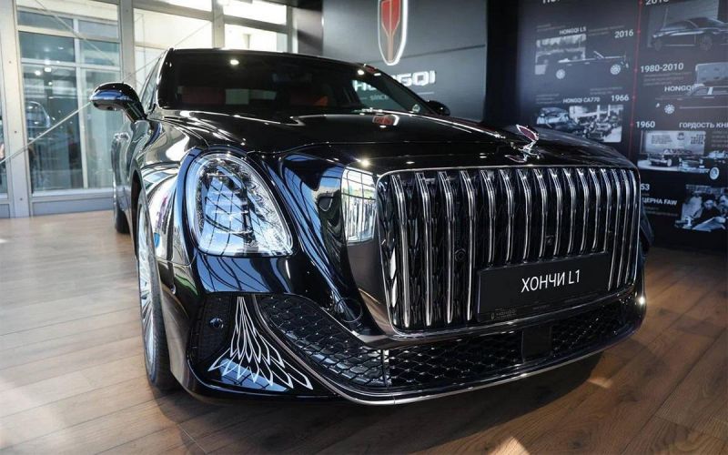 Первый роскошный седан L1 компании Hongqi представлен на Всемирном экономическом форуме