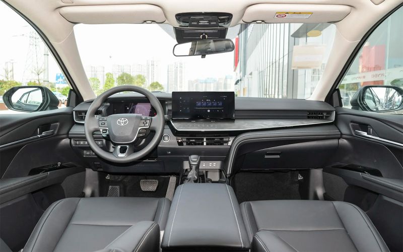Новая Toyota Camry разбилась во время краш-теста. Что от нее осталось