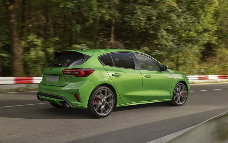 Российский дилер привозит новый Ford Focus ST. Фотографии и цены