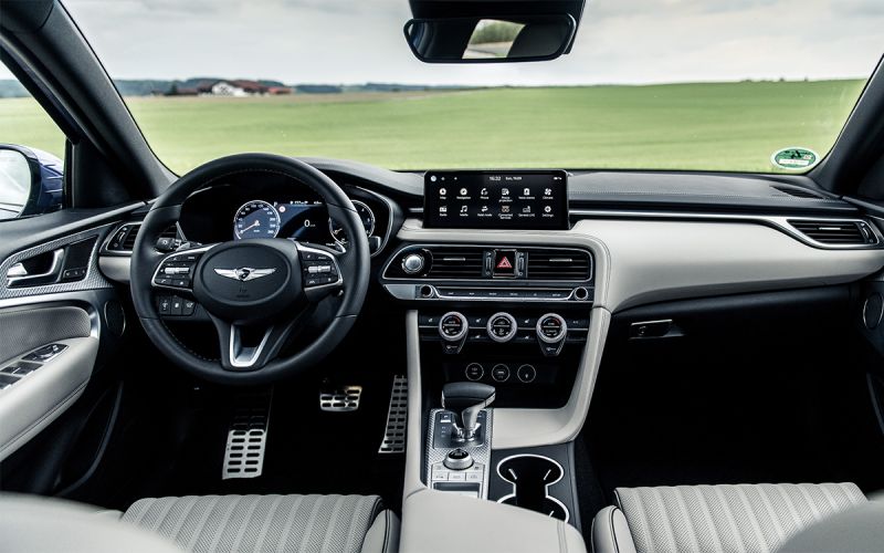 В Россию привозят обновленный Genesis G70. Что нового и сколько это будет стоить