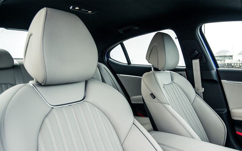 В Россию привозят обновленный Genesis G70. Что нового и сколько это будет стоить