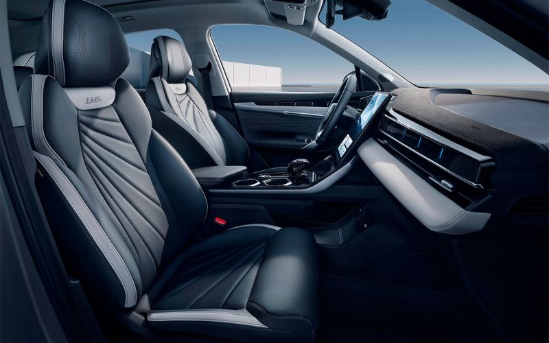 Кроссовер Geely Atlas становится все дальше и дальше от покупателей. Цена снова выросла