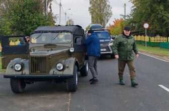 Лукашенко приехал оценить кукурузные поля на советском ГАЗ-69