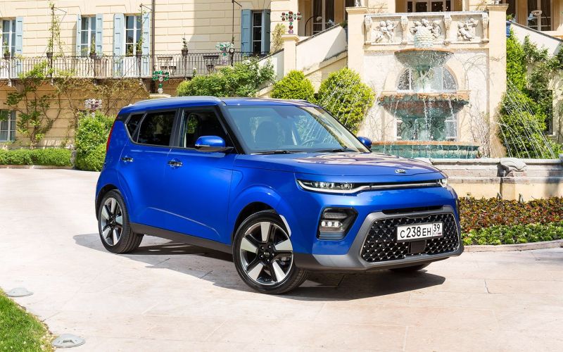 Новые Kia в России: какие модели легко купить у дилеров за 2,5 миллиона евро