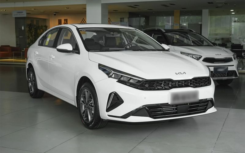 Новые Kia в России: какие модели легко купить у дилеров за 2,5 миллиона евро