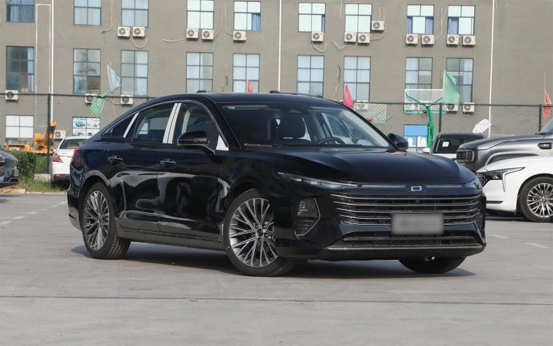 Новый FAW Besturn B70 готов к дебюту в России. Именованная конфигурация