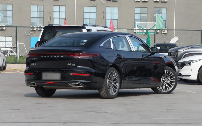 Новый FAW Besturn B70 готов к дебюту в России. Именованная конфигурация