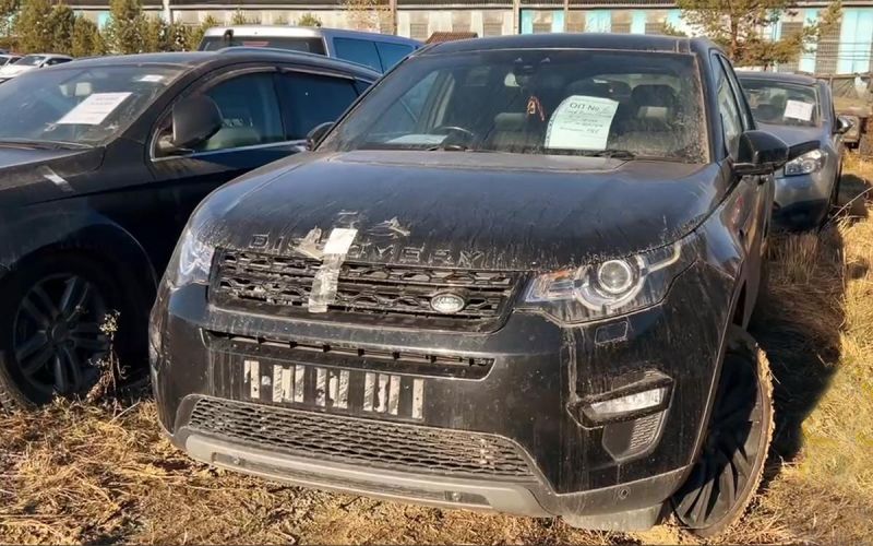 В Иркутске нашли угнанный в Великобритании Land Rover. Он появился в ГИБДД