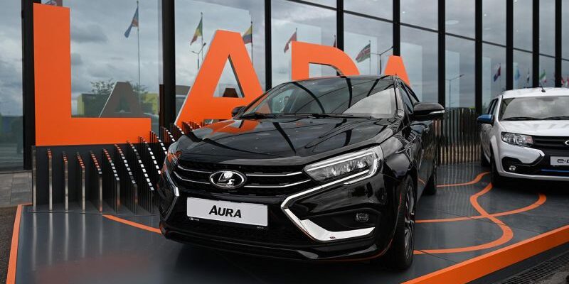 Путин и Lada Aura, первая машина «Рольф», лишение прав за номера: итоги