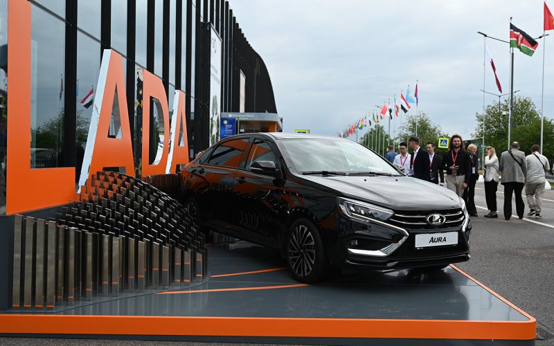 Путина и первый автомобиль Рольфа Lada Halo лишили прав номерных знаков: итоги