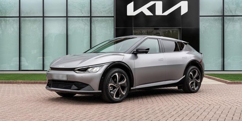 В России прибыл электрический кроссовер Kia. Он заряжается за 18 минут