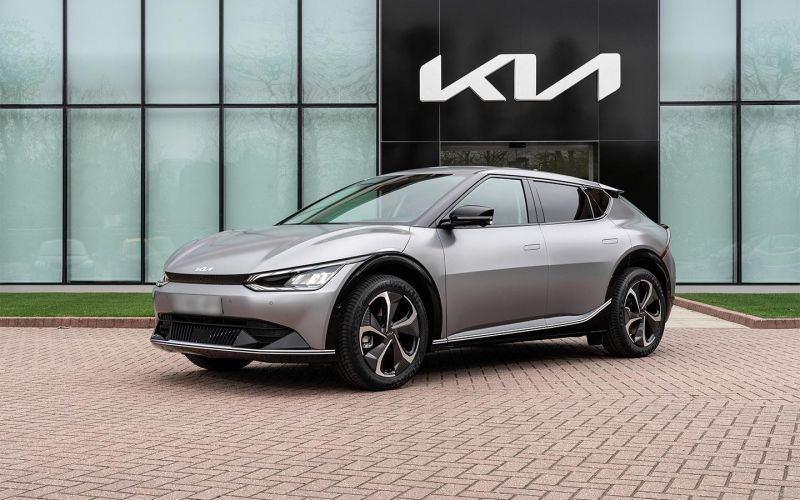 Электрический кроссовер Kia прибыл в Россию. Полная зарядка за 18 минут