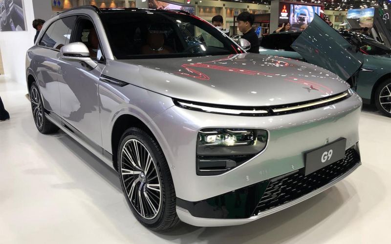 Xpeng Motors представила в Париже три электромобиля. Тесла сталкивается с угрозами