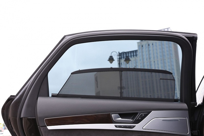 Audi A8 III (D4/4H) пробег: лобовое стекло 500 000, фара 800, светодиодная фара 15 руб