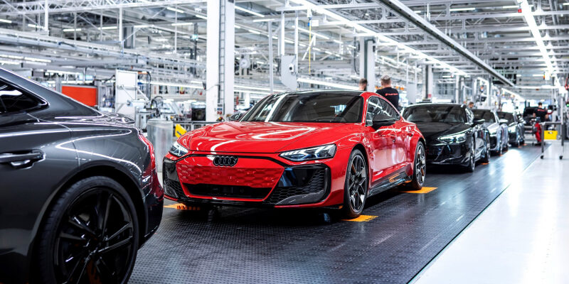 Audi сдаёт позиции на всех ключевых рынках и готовится к массовым сокращениям