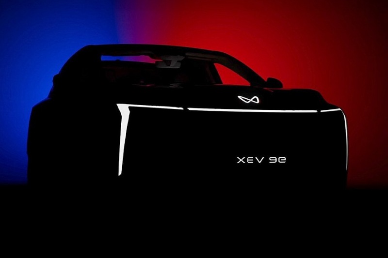 Mahindra India анонсирует одновременно два необычных кроссовера