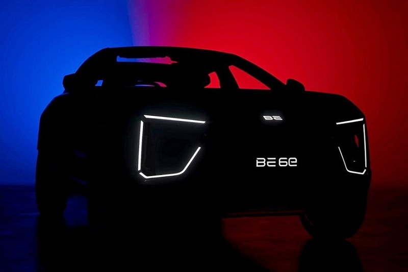 Mahindra India анонсирует одновременно два необычных кроссовера