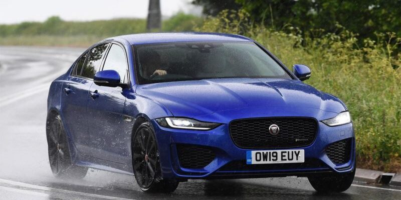 Jaguar перестал продавать автомобили в Британии. Неочевидные причины