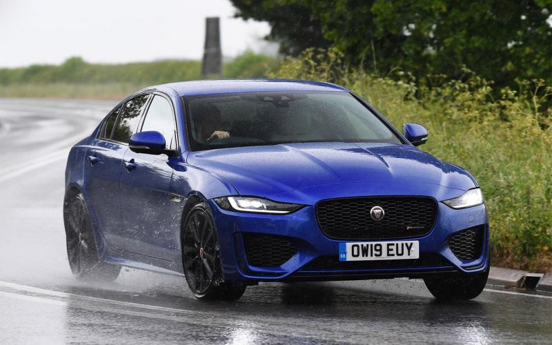 Jaguar прекратил продажу автомобилей в Великобритании нет очевидной причины