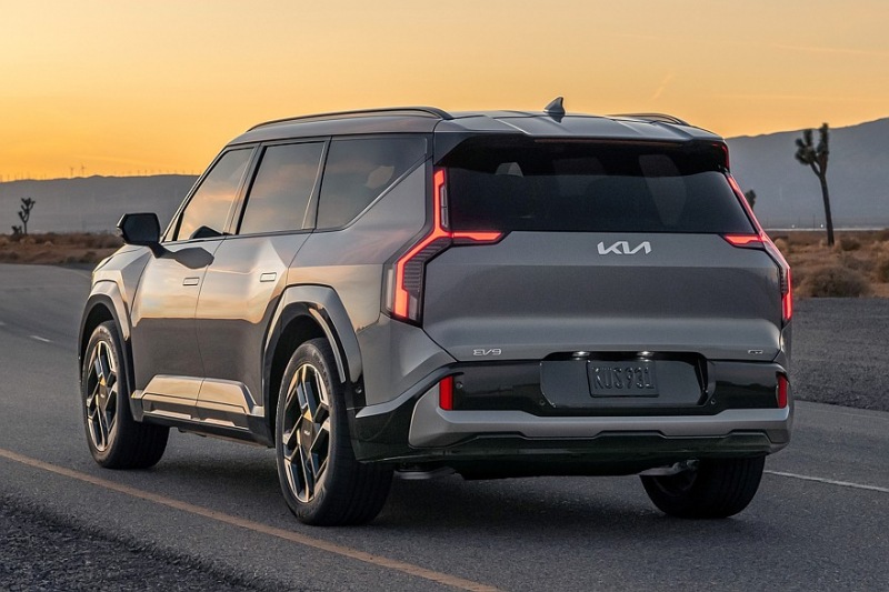 Kia EV9 получит спортивную версию GT с симулятором переключения передач