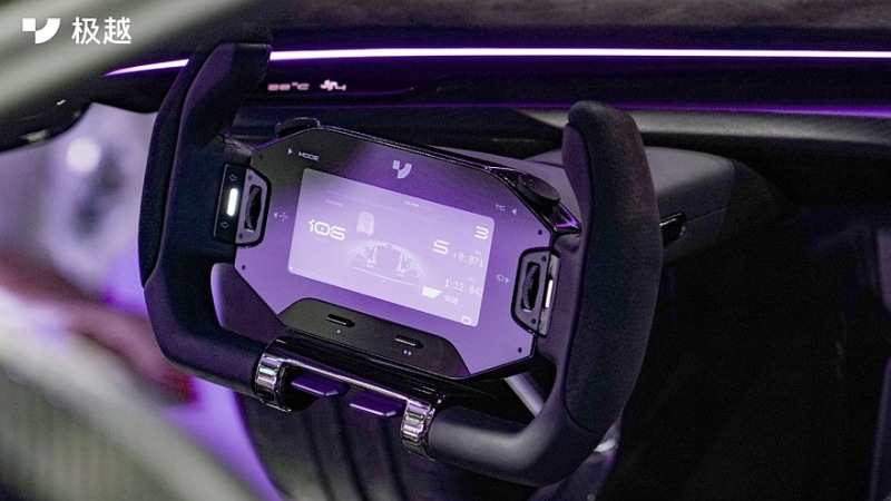 Суперкар Geely Jiyue Robo X: 1,9 секунды до «сотни» и гоночное автономное вождение