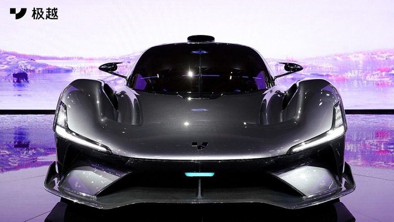 Суперкар Geely Jiyue Robo X: 1,9 секунды до «сотни» и гоночное автономное вождение