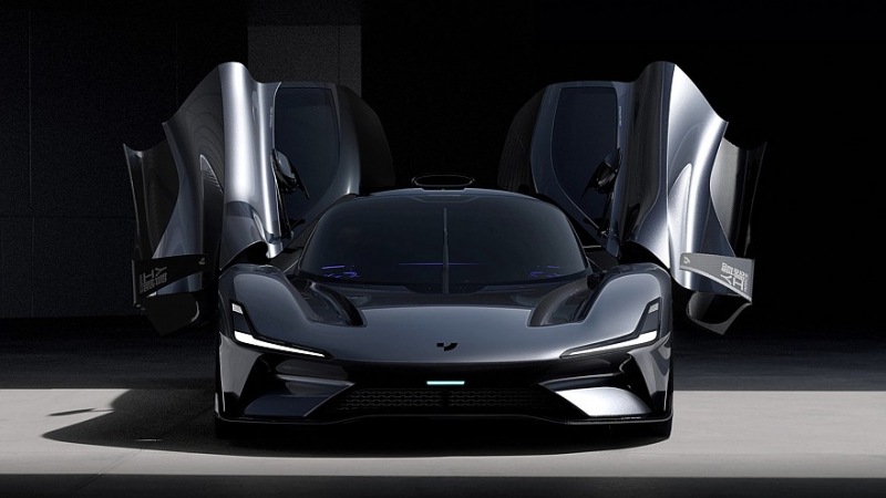 Суперкар Geely Jiyue Robo X: 1,9 секунды до «сотни» и гоночное автономное вождение