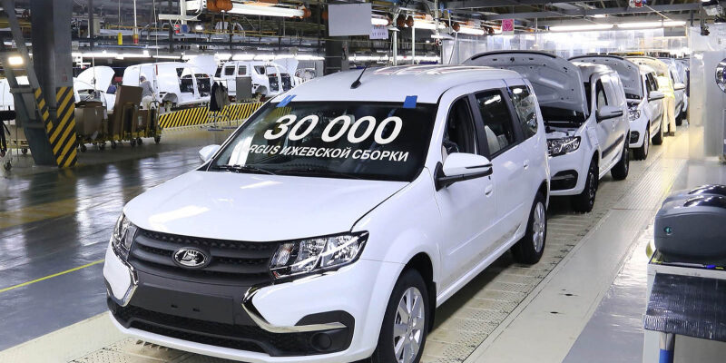 Авторынок РФ в ноябре: заметное падение к октябрю, Lada Largus вошёл в первую десятку