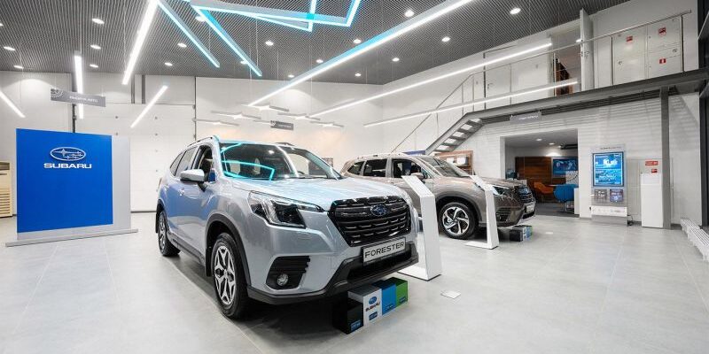 Дилеры обновили салоны BMW и Subaru в России