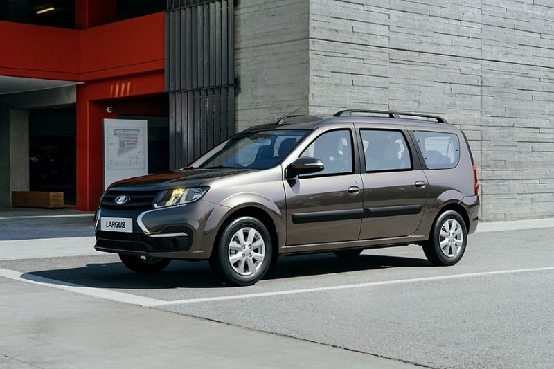 Lada Largus снова выпускает семиместные версии и кроссоверы