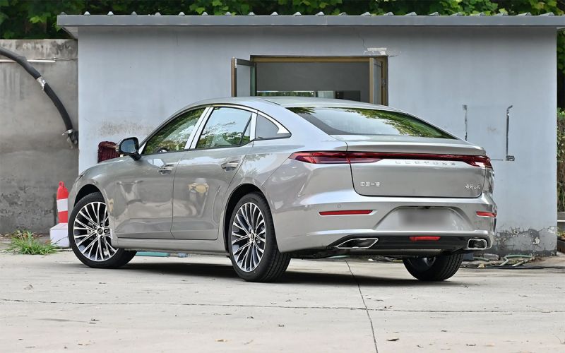 Объявлены цены на новые FAW Besturn T90 и B70 в России. Начать продавать