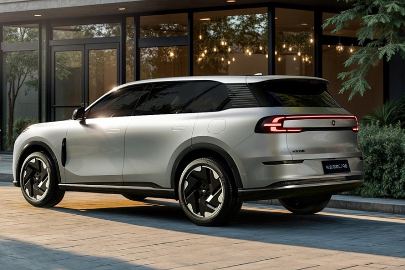 Новый кроссовер Changan Qiyuan C798: расшифровка салона