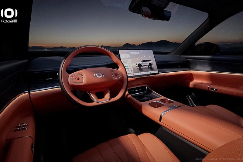 Новый кроссовер Changan Qiyuan C798: расшифровка салона