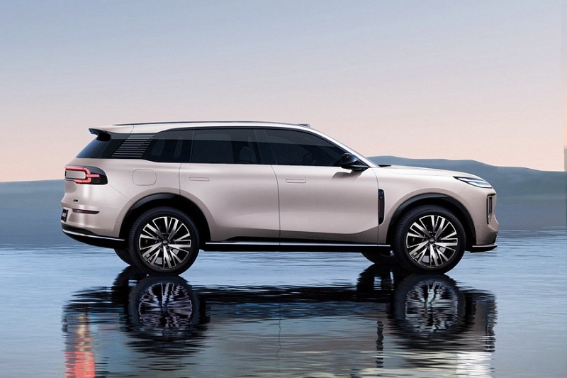 Новый кроссовер Changan Qiyuan C798: расшифровка салона