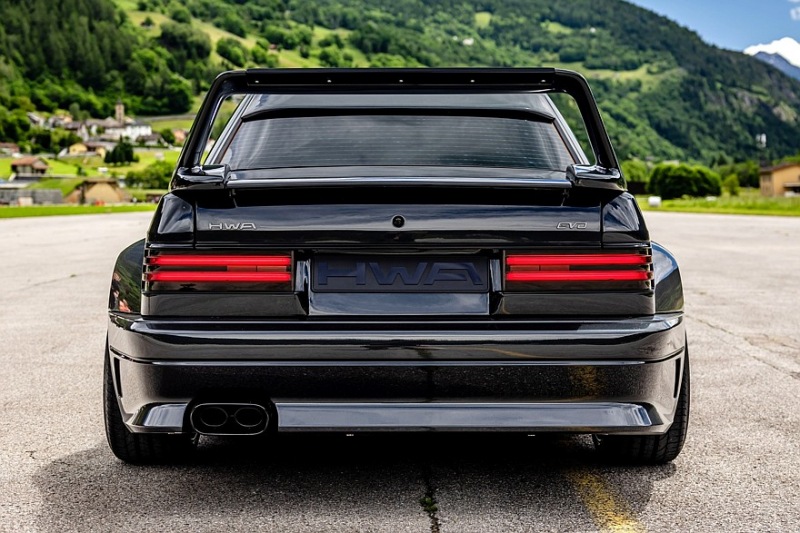 Расшифровка интерьера основателя AMG HWA Evo Restomod: стильно и дорого