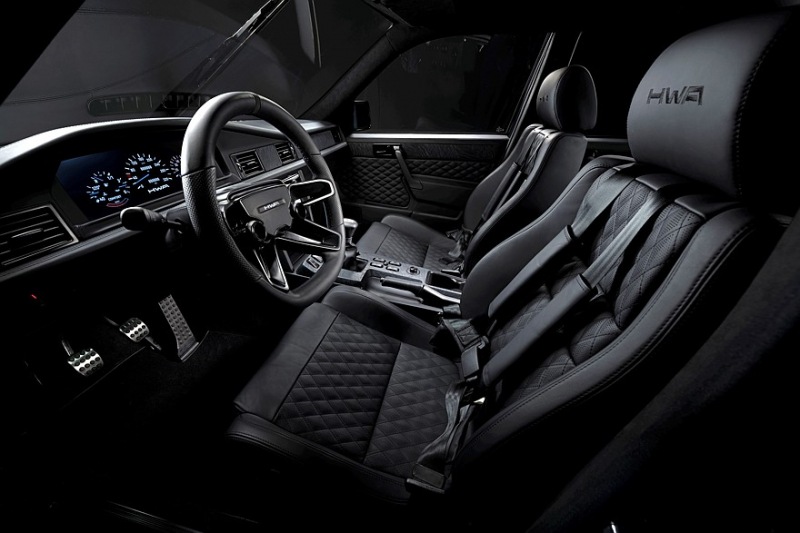Расшифровка интерьера основателя AMG HWA Evo Restomod: стильно и дорого