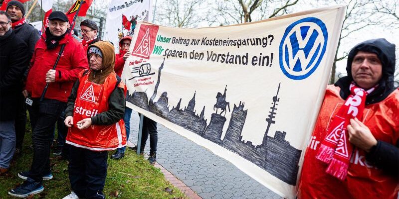 Сотрудники Volkswagen решили встретить Рождество усиленными забастовками