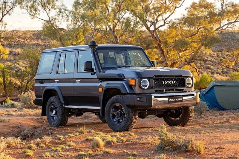 Toyota Land Cruiser 70 теряет двигатель V8 на ключевых рынках и получает новую версию с механической коробкой передач