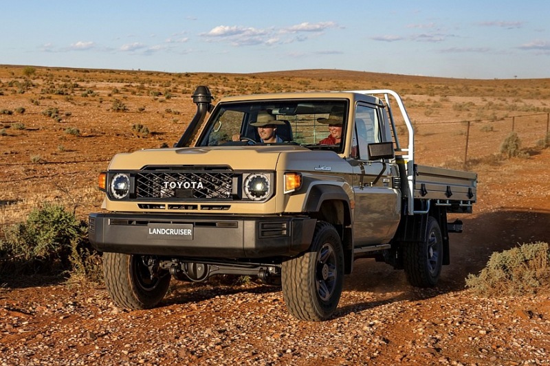 Toyota Land Cruiser 70 теряет двигатель V8 на ключевых рынках и получает новую версию с механической коробкой передач