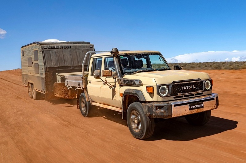 Toyota Land Cruiser 70 теряет двигатель V8 на ключевых рынках и получает новую версию с механической коробкой передач