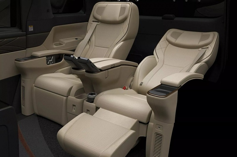 Минивэны Toyota Alphard и Vellfire теперь доступны в версиях PHEV
