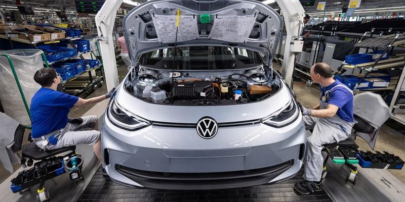 Volkswagen объявил о сокращении 35 тыс. сотрудников. Теперь официально