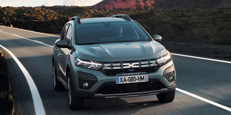 Авторынок Европы 2024: Dacia Sandero на первом месте, резко вырос спрос на гибриды