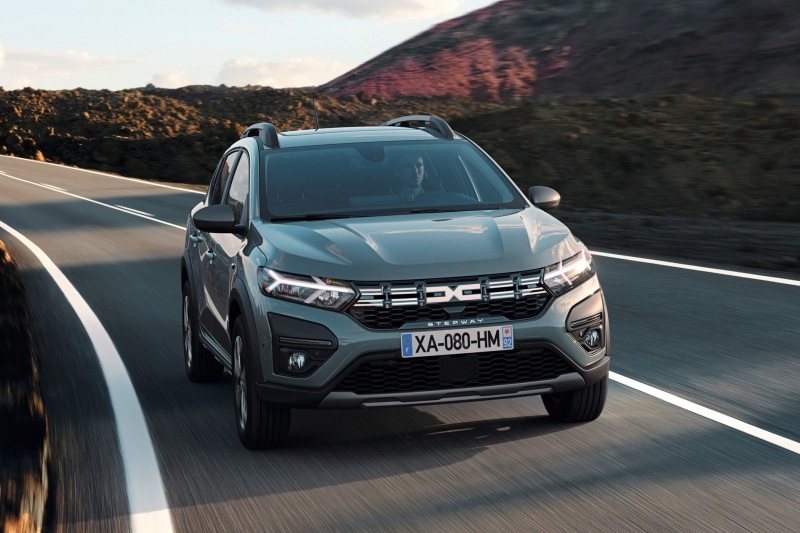 Европейский авторынок в 2024 году: Dacia Sandero занимает первое место, спрос на гибридные автомобили существенно возрастает