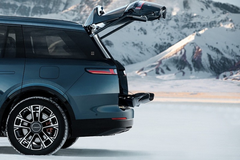 Большой кроссовер Geely Lynk & Co 900 попытается привлечь покупателей Li L9