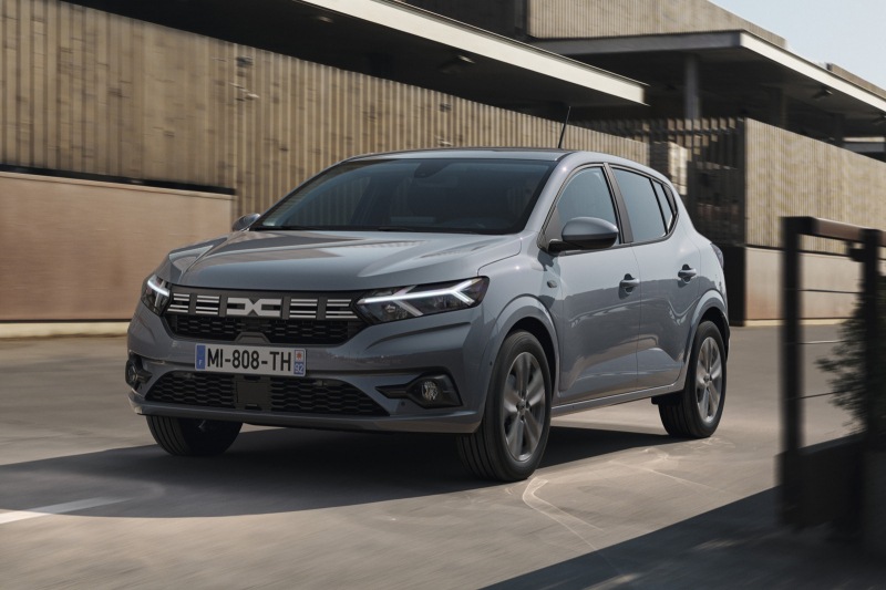 Dacia Sandero следующего поколения будет иметь внешний вид в стиле Duster и по-прежнему будет хэтчбеком