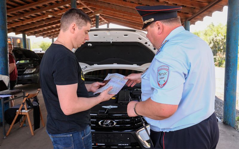 Как поставить машину на учет в ГИБДД в 2025 году: изменения и нюансы