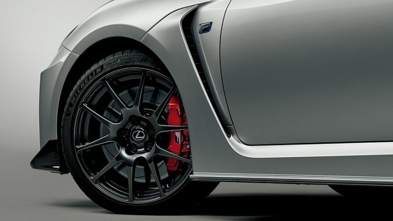 Lexus прощается с RC Coupe и RC F, производство завершится осенью